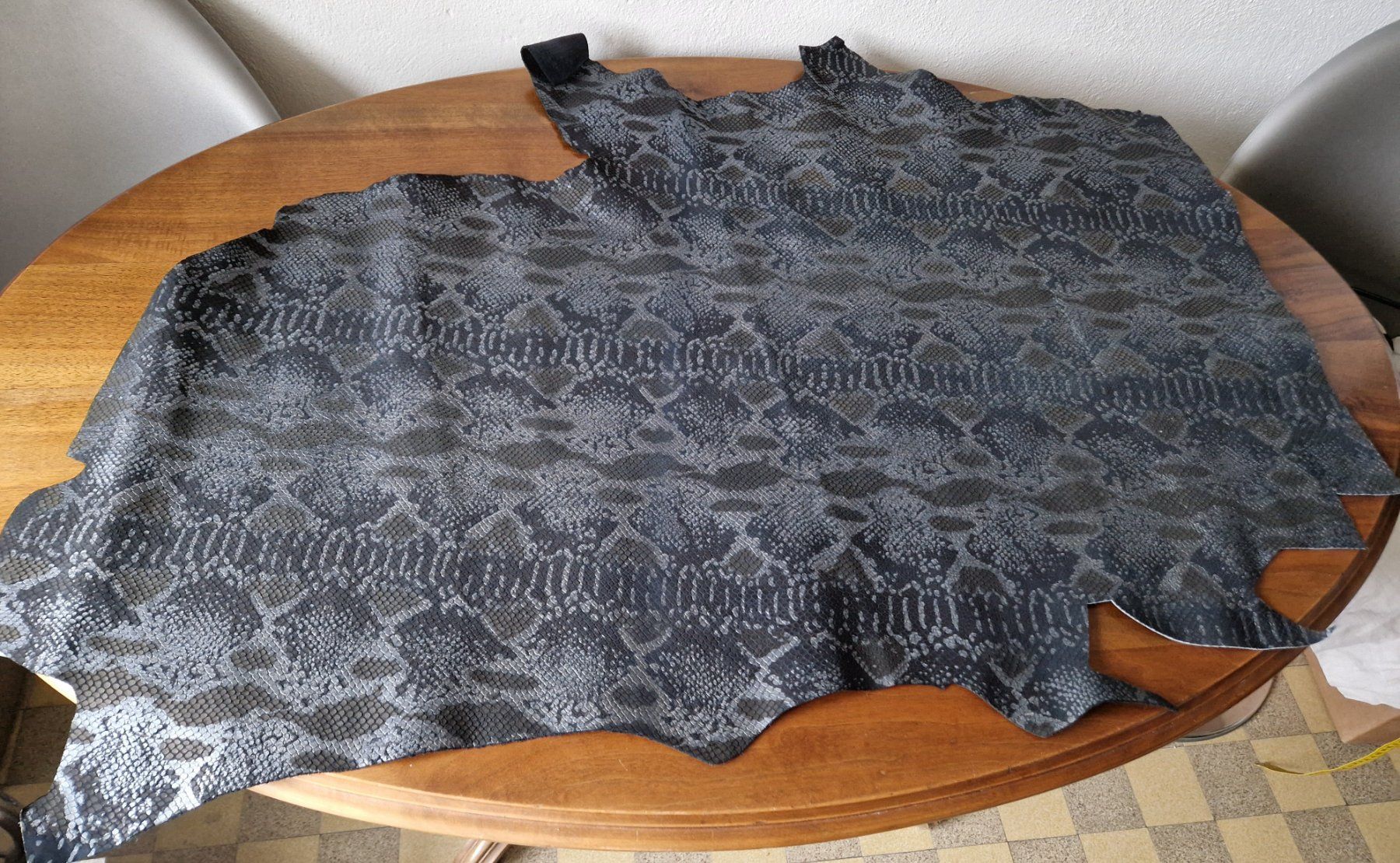 Tessuti: 2 Stück Leder – Nuovo (secondo la descrizione) da Bern venduto da Antikbatik 6
