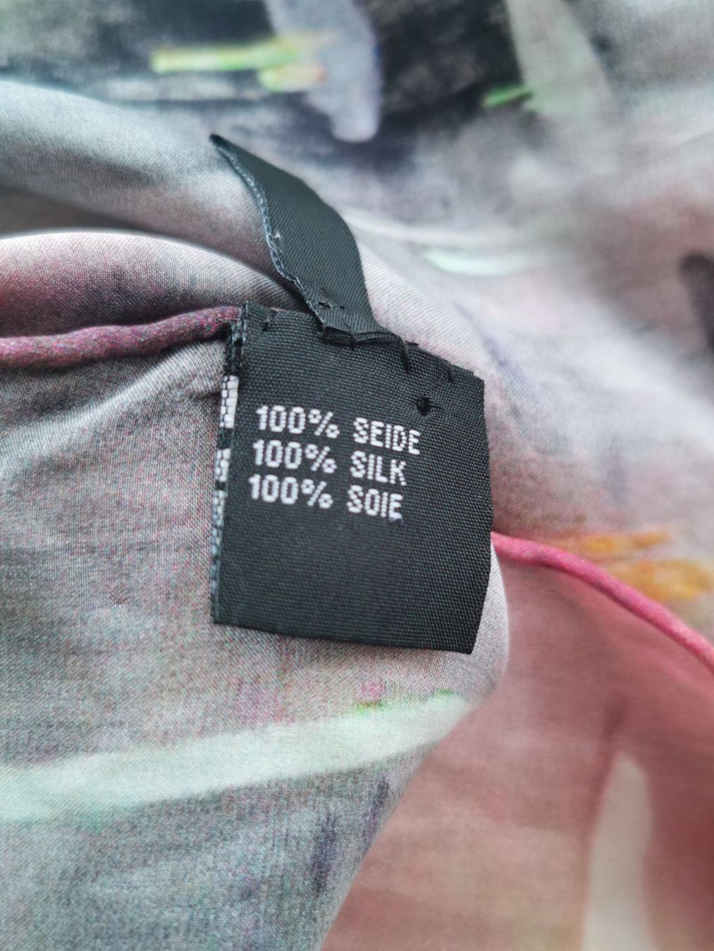 Foulards, Tücher & Schals: Striessnig Wien wunderschöner Seidenschal – Gebraucht aus gachnang von tibus1 3