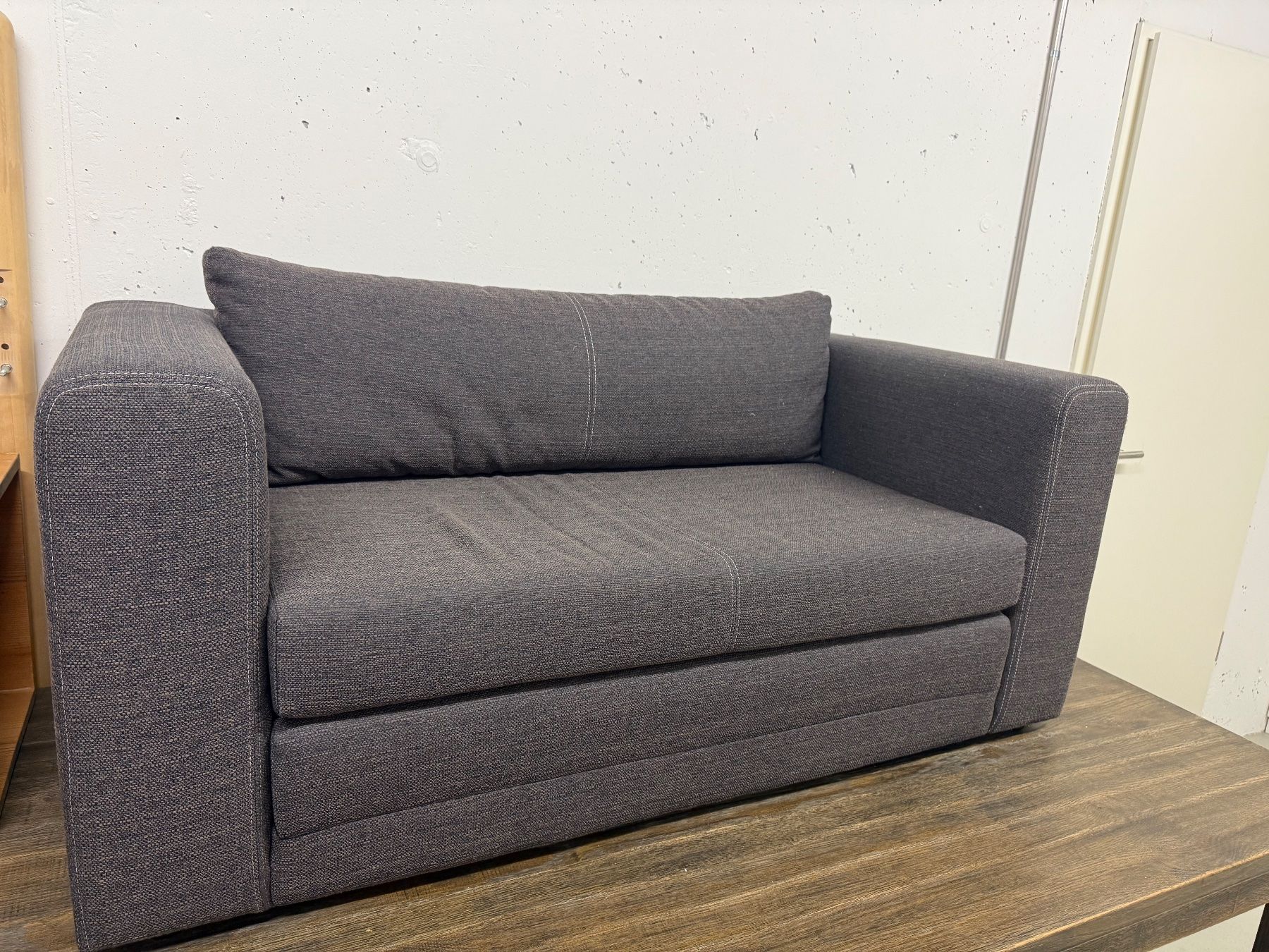 Sofas: Gratis abzugeben: Schlafsofa – Gebraucht aus Meilen von Dromedar