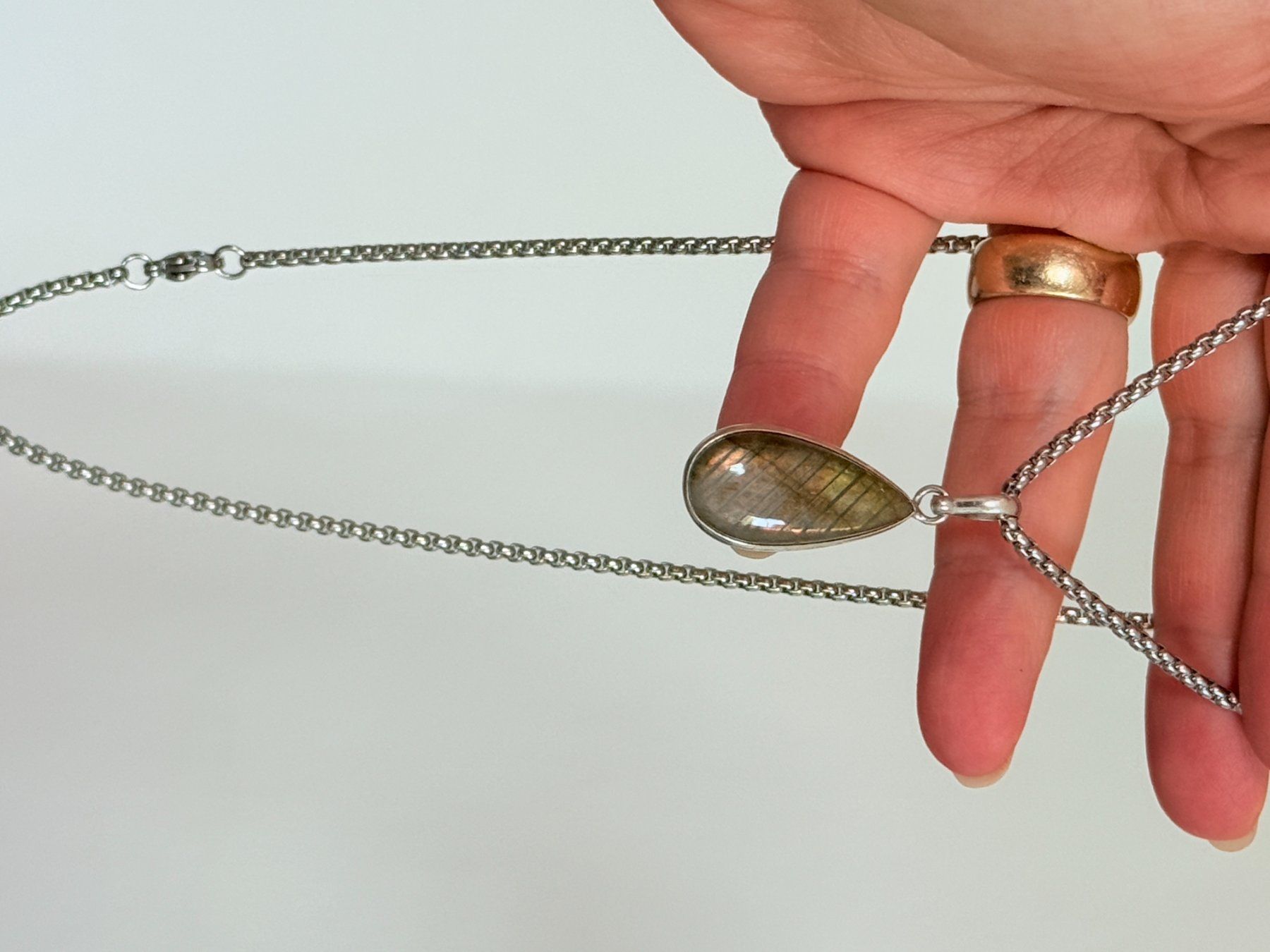 Ketten: Collier avec labradorite - Élégant & Naturel! – Neu und originalverpackt aus Genève von AWWA 8
