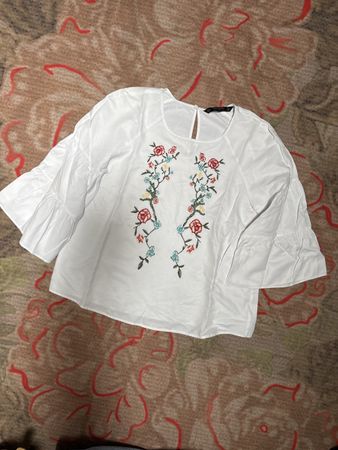 Chemisier Zara blanc à fleurs, taille S - Parfait état!