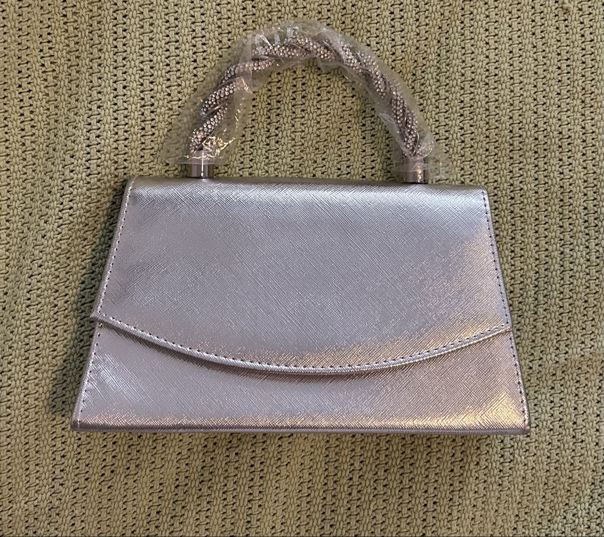 Taschen für Damen: Abendtasche Silber  neu mit Kette 21cm – Neu (gemäss Beschreibung) aus Zürich von LeaMilj 1