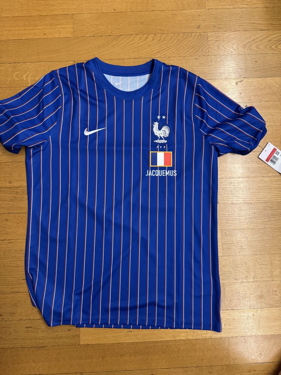 Nike Canottiere & Pantaloni: Nike Jacquemus Frankreich Trikot – Nuovo e nell'imballaggio originale da Luzern venduto da Juk_Skyrunner