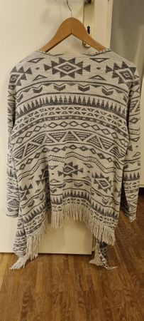 Strickjacke Cardigan mit Fransen (Boho-Look), wie Roxy