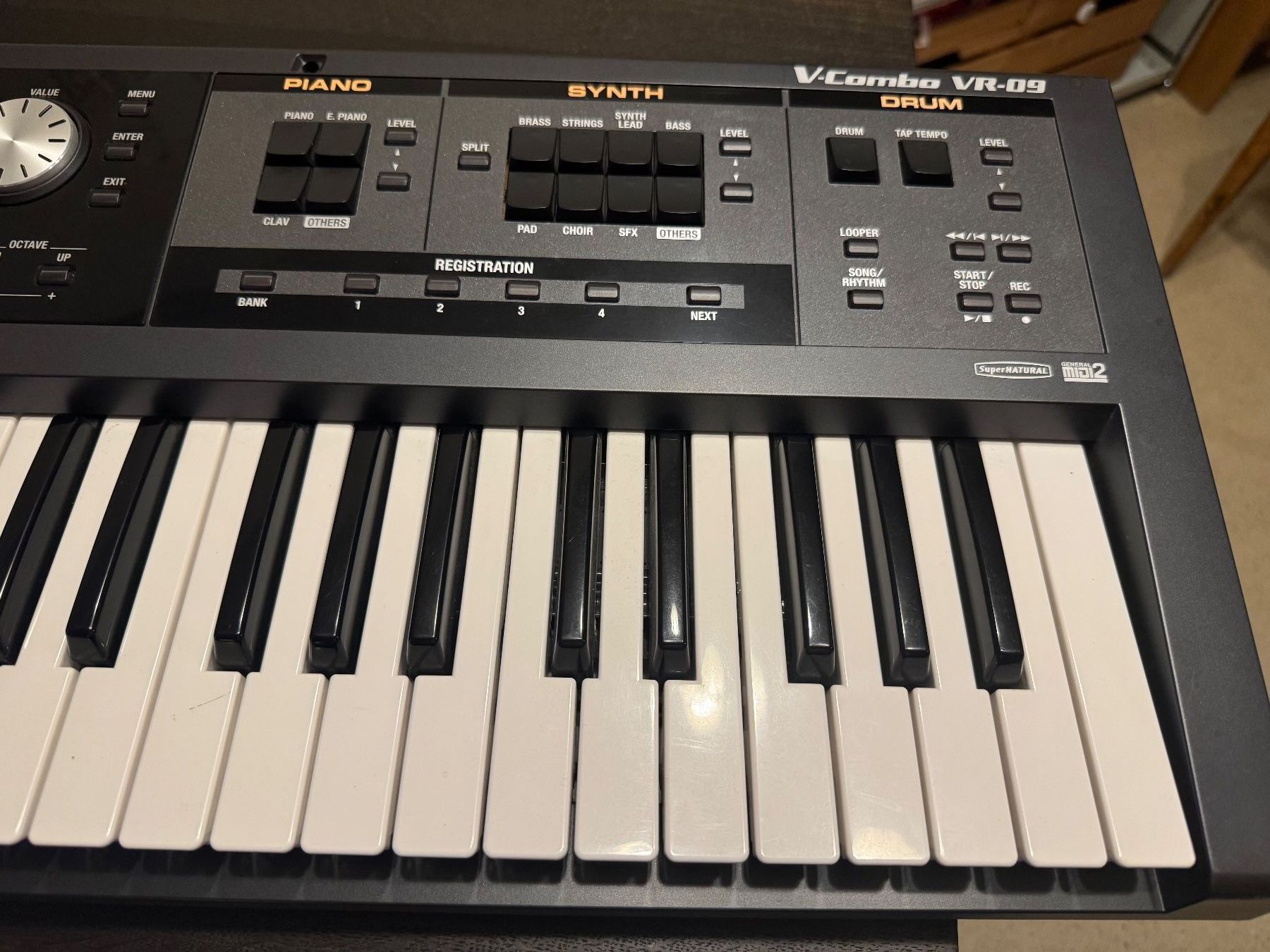 Roland Strumenti musicali: Roland V-Combo VR-09 – Usato da Hendschiken venduto da epstone76 1