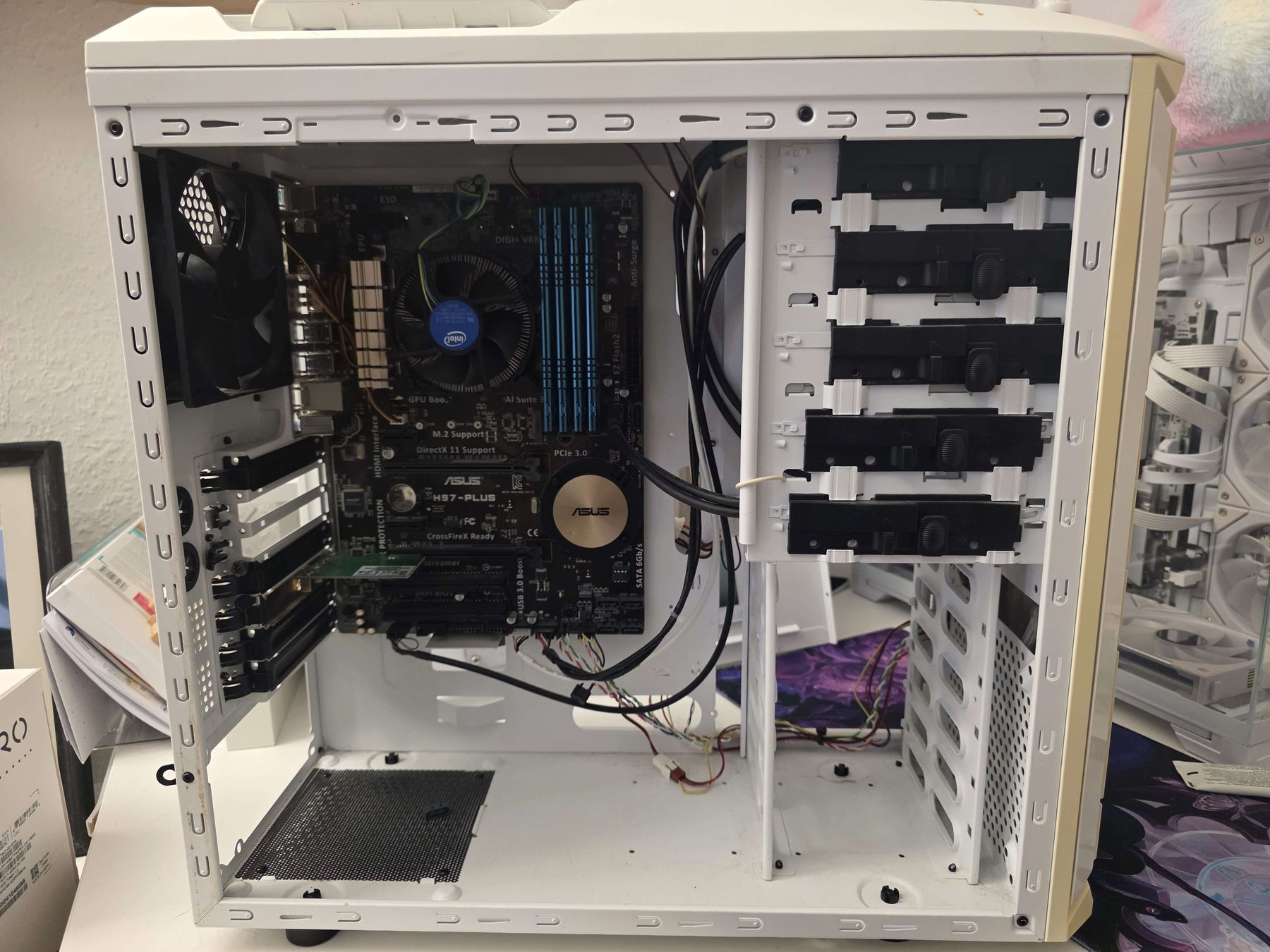 Intel PC: PC Case + ASUS H97-PLUS Board, Intel i7 4790 CPU + DDR3 32GB – Usato da Zürich venduto da bobesponja46