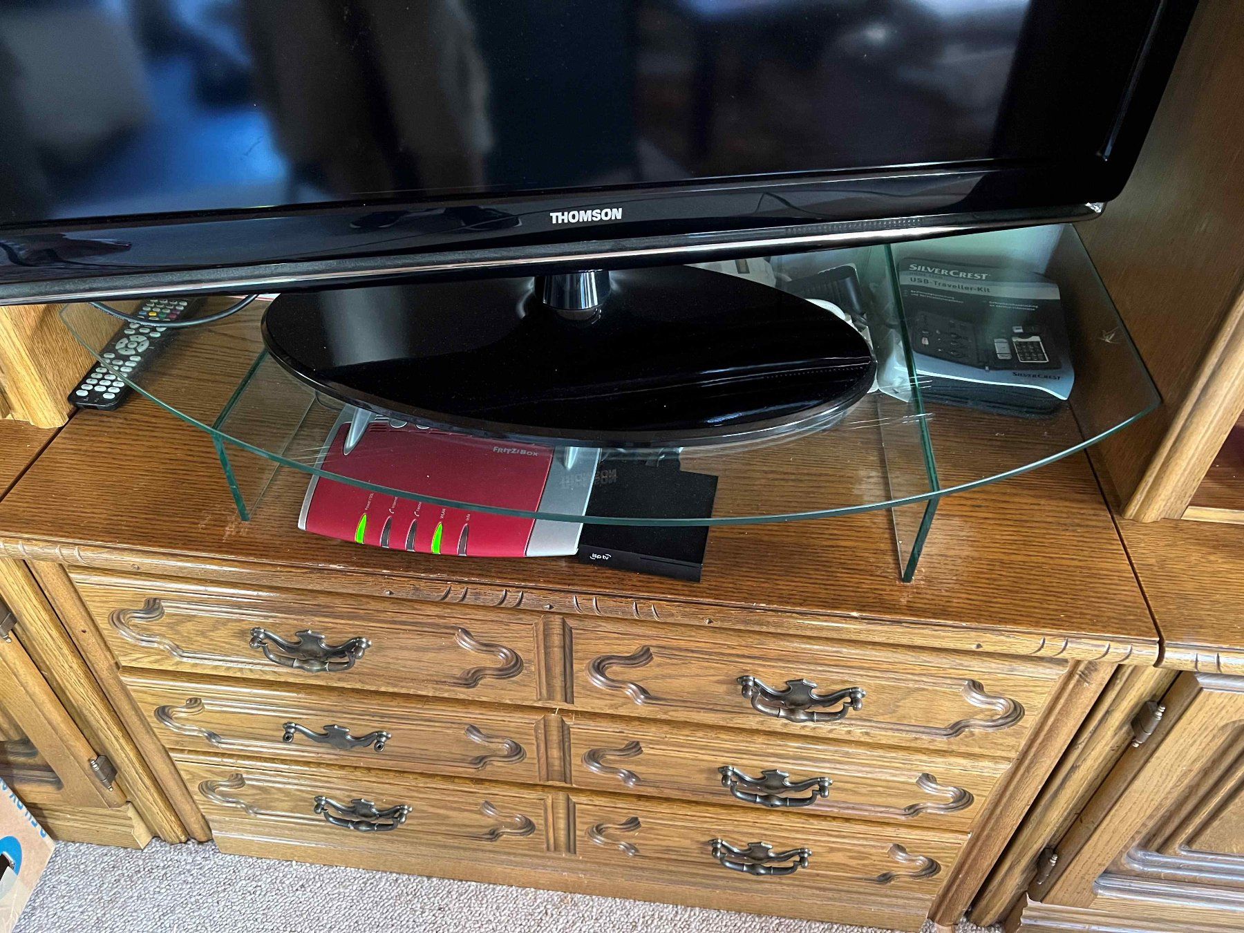 Mobili TV: Fernsehuntersatz aus Glas – Usato da Herisau venduto da Waespi4 3