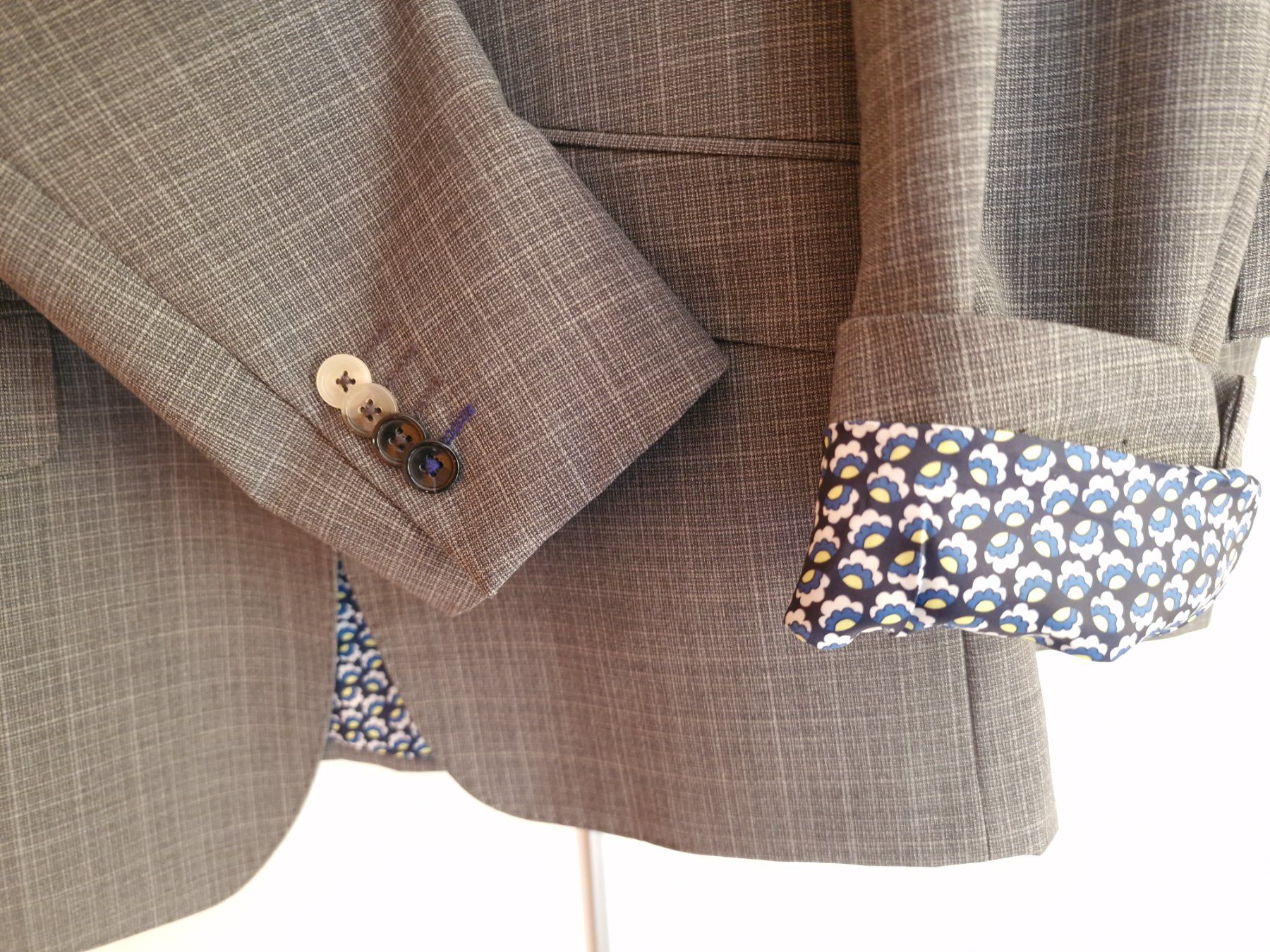 We Completi: Eleganter Marken-Herren-Anzug – Usato da Adligenswil venduto da Den_fdz2 2