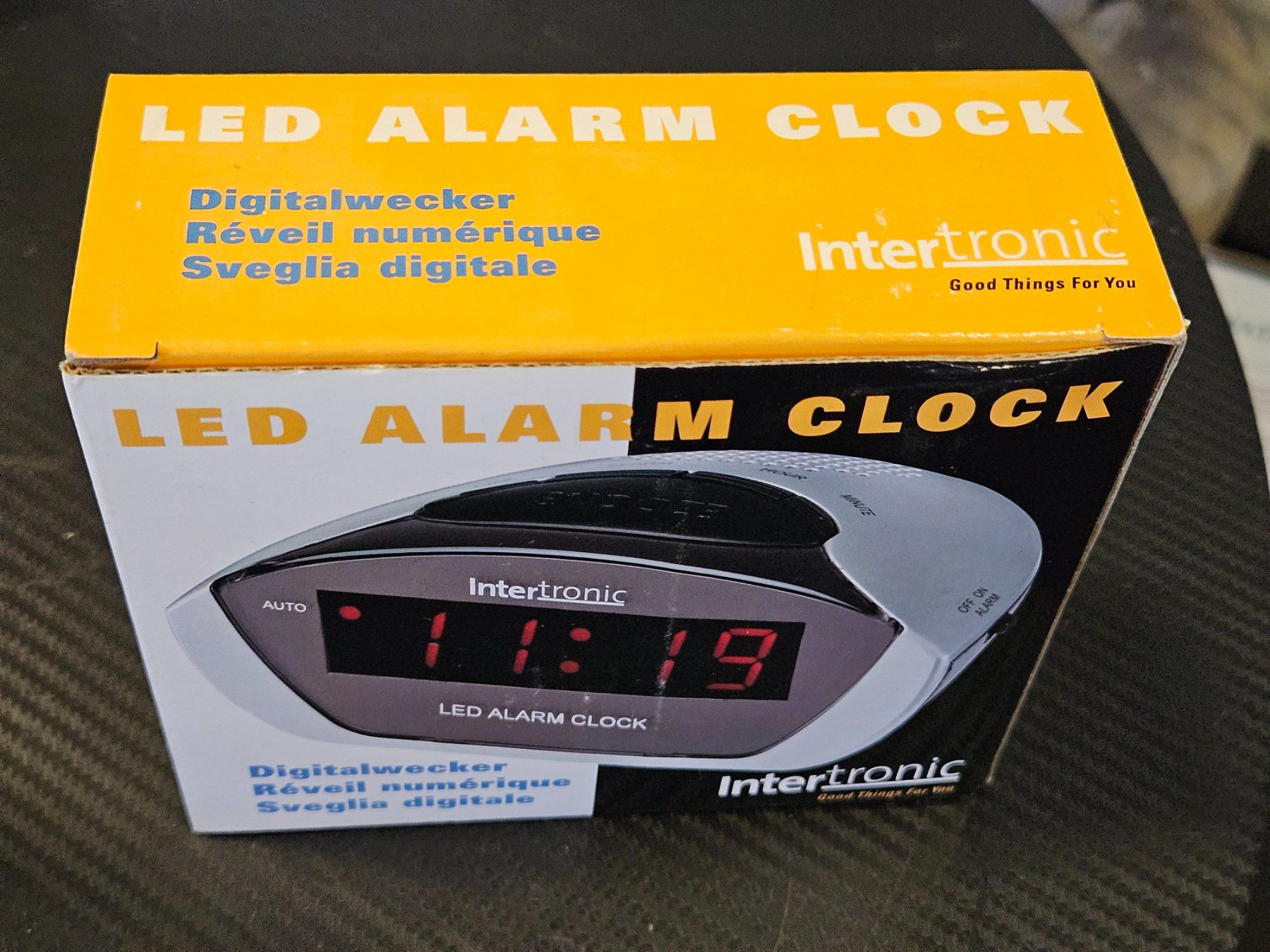 Sveglie: LED Alarm Clock Intertronic Digitalwecker Wecker – Nuovo (secondo la descrizione) da Kloten venduto da Euroasia 1