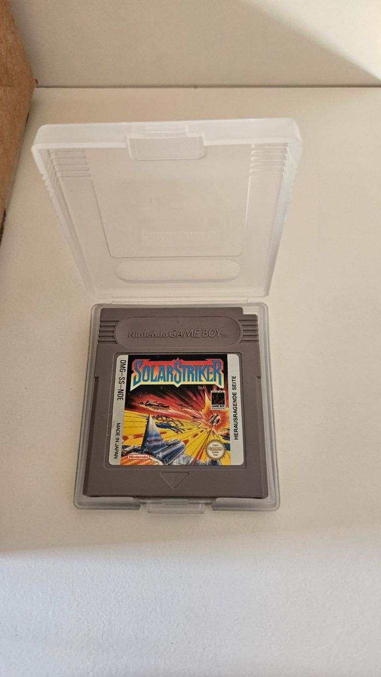 Nintendo Giochi: Gioco GameBoy Solar Striker con custodia – Usato da Melano venduto da H-Sara