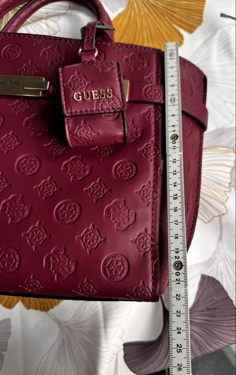 Guess Borse da donna: Sac à main Guess rose foncé – Nuovo (secondo la descrizione) da Lausanne venduto da Flomag 7