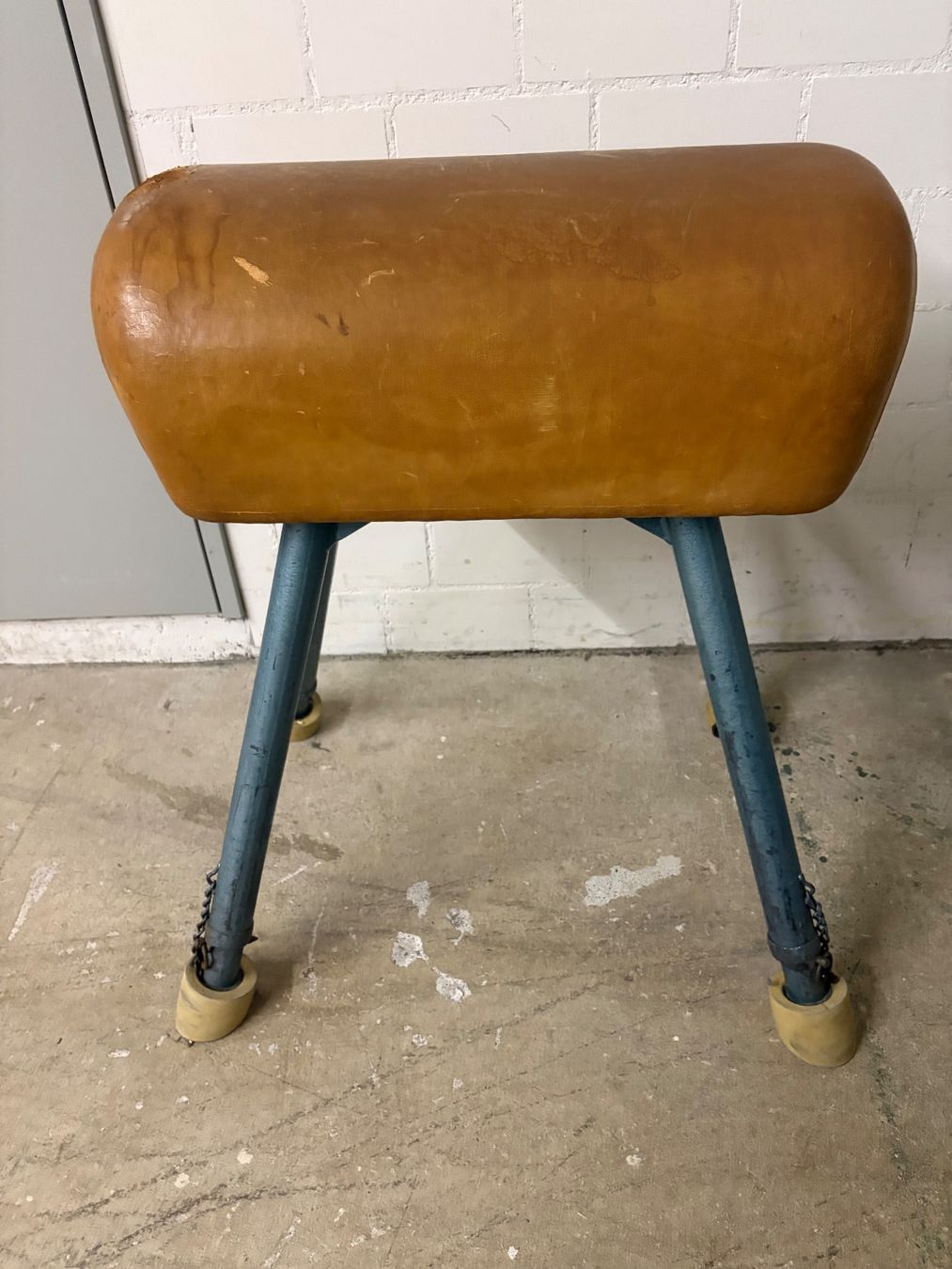 Alder+Eisenhut Hometrainer: Turngerät Sprungbock, Leder Vintage Retro – Gebraucht aus Schleinikon von riet_2026 8