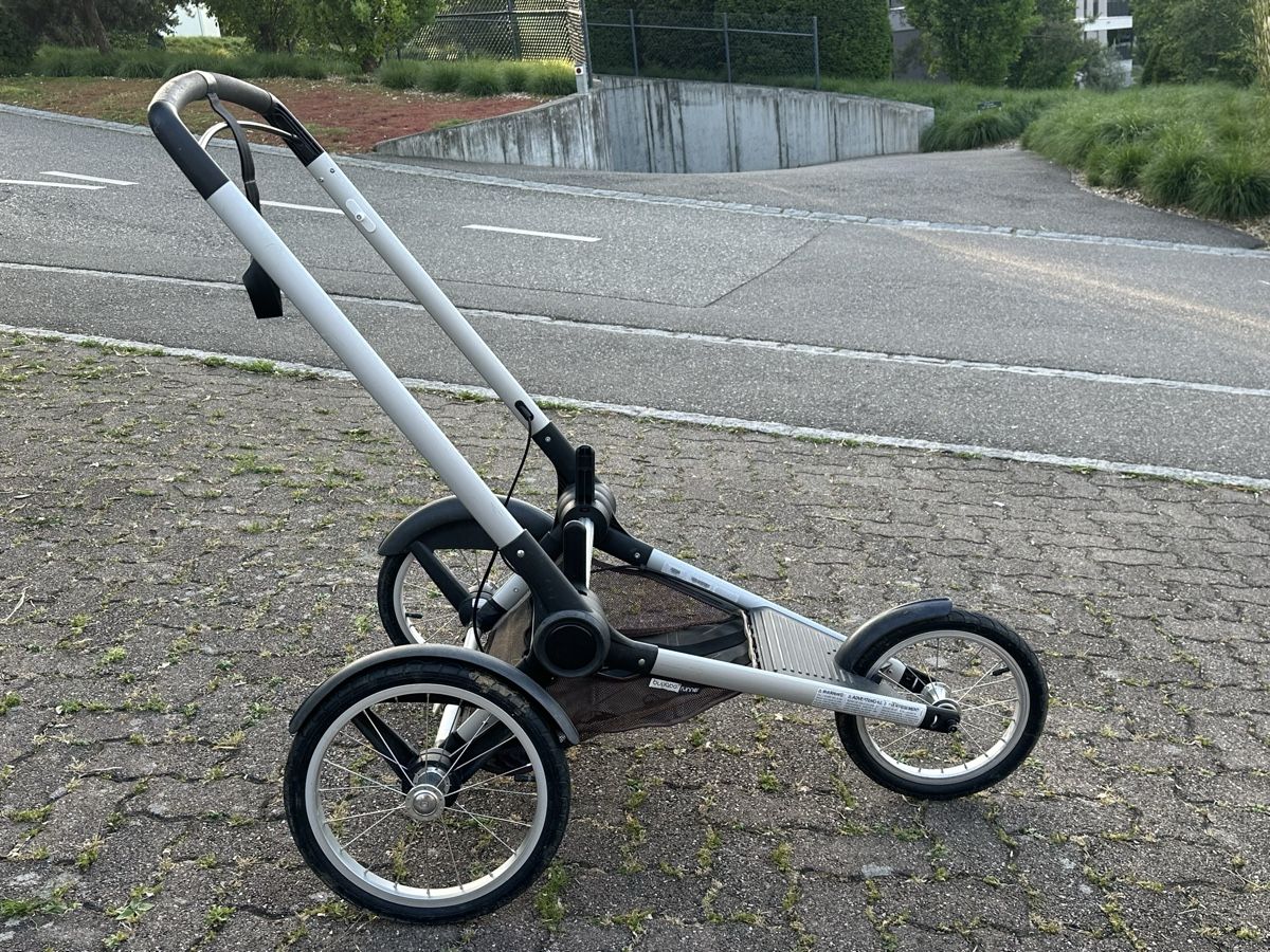 Bugaboo Carrozzine: Bugaboo Runner Kinderwagen im guten Zustand – Usato da Liestal venduto da sil_xb6y