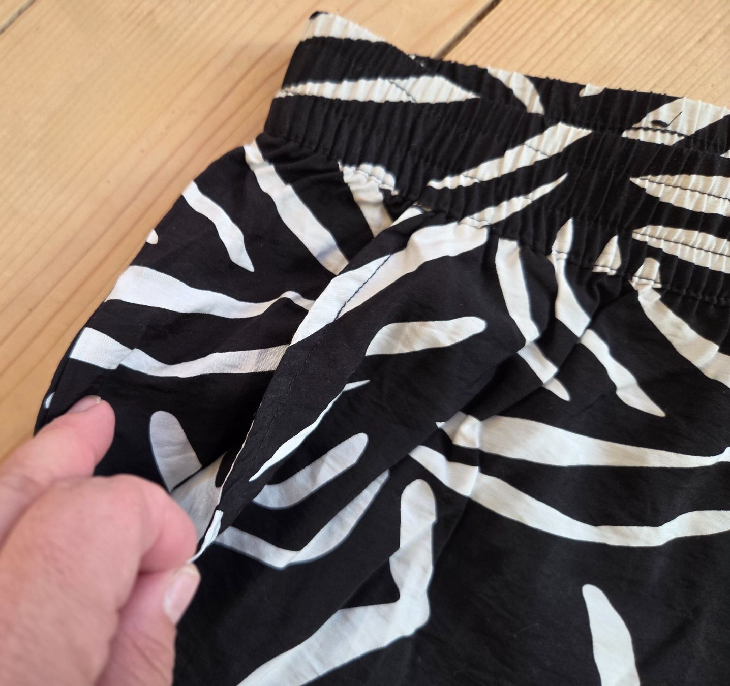 Hosen: Kurze Hose/Hotpants weit/Elastbund,Animalprint Zebra,Gr.S – Neu (gemäss Beschreibung) aus Siblingen von Vany_McDougall 2