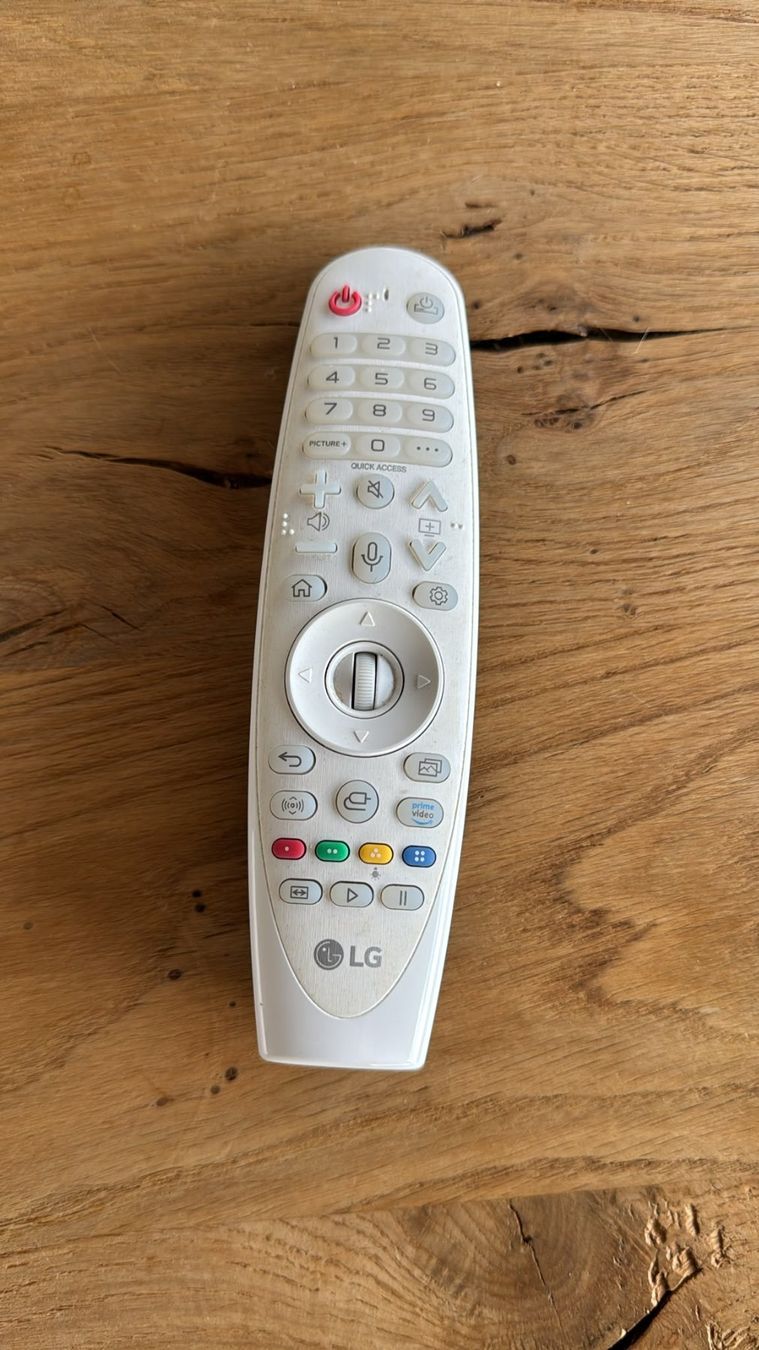 LG CineBeam AU810PW 4K Laser Beamer weiss, top Zustand (Gebraucht) in ...