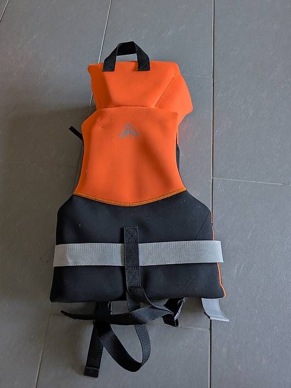 Giubbotti di salvataggio: Rettungsweste Kinder 15-20kg – Usato da Dübendorf venduto da stoedt 2