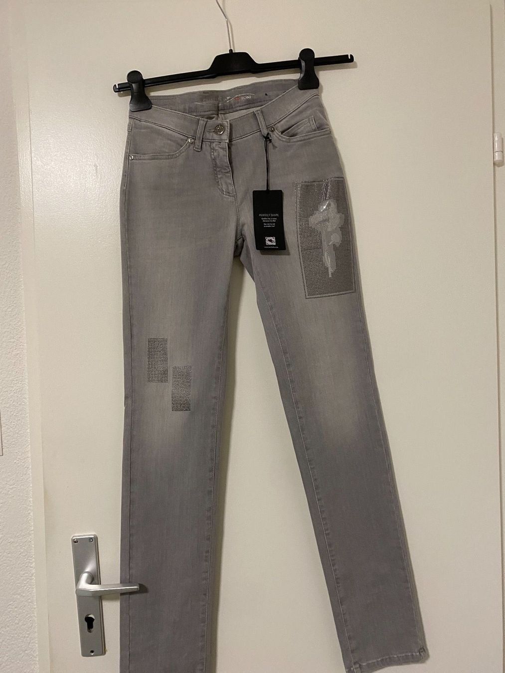 Jeans: Design Jeans Toni - neu – Nuovo e nell'imballaggio originale da Zürich venduto da tac_58l2