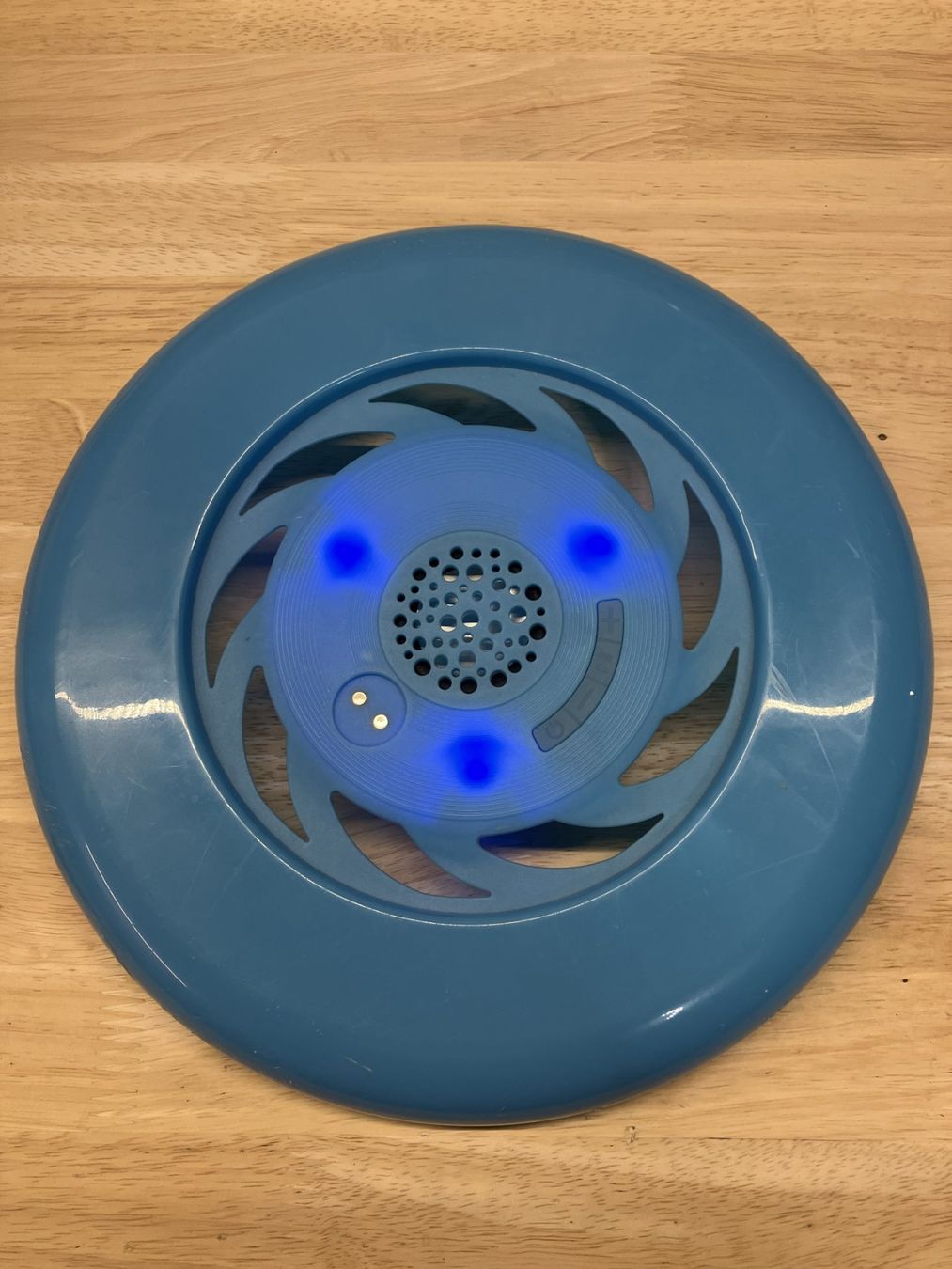 Jouets: Frisbee bluetooth – D'occasion à Sonceboz-Sombeval par com_dt7m 1