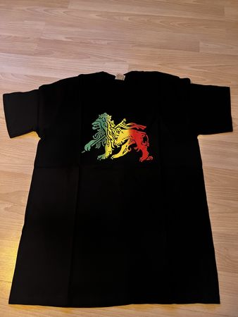 Schwarzes T-Shirt mit Löwe Motiv - Gr.L  NEU!!!!