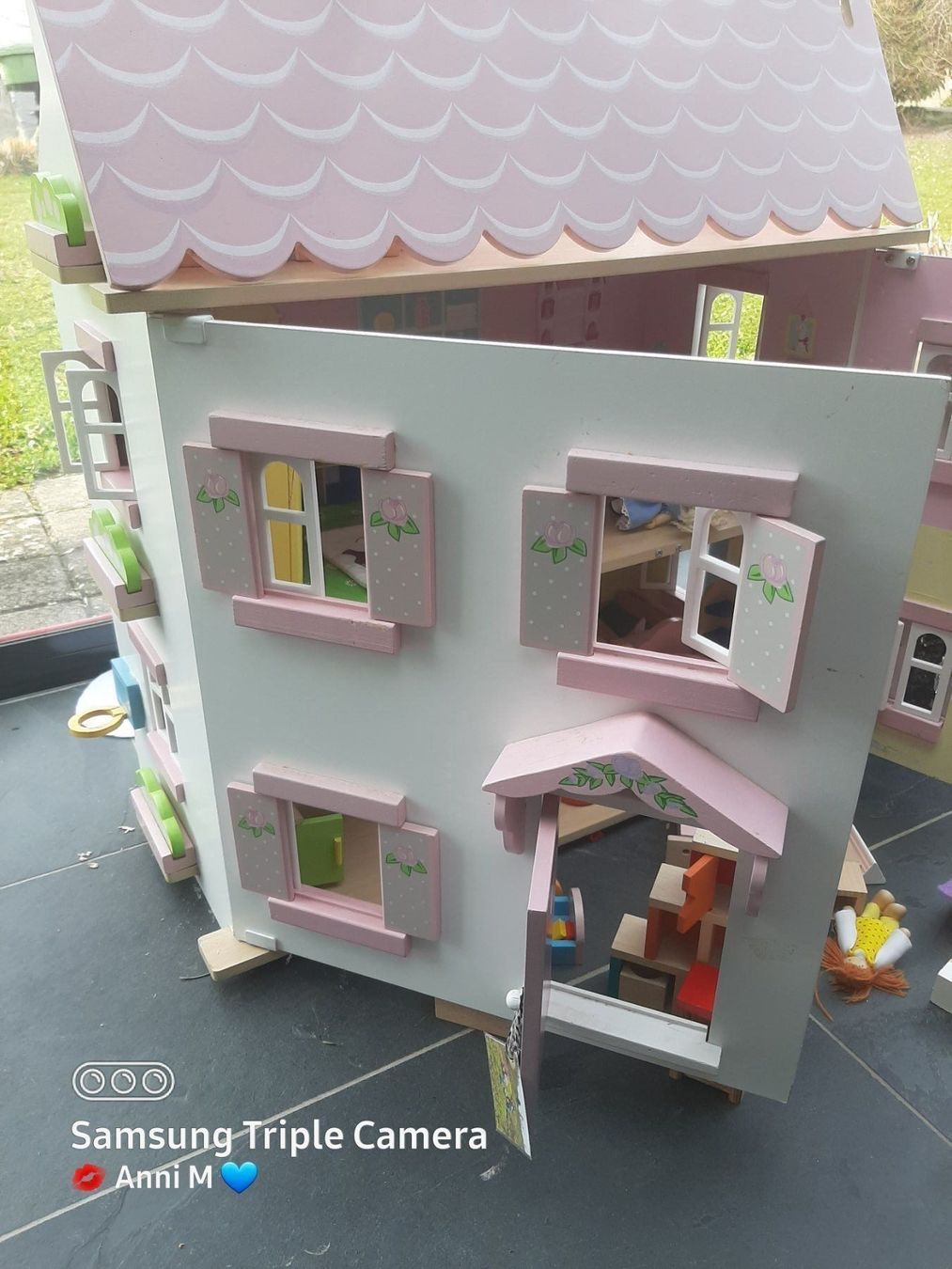 Spielhäuser: Le toyvan Puppenhaus – Gebraucht aus Bad Zurzach von Mfritzli