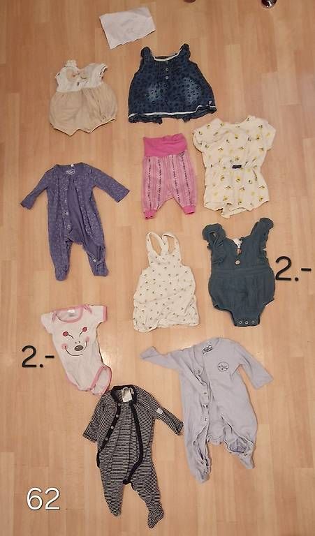Lotti & Set di vestiti: Kleiderpaket Mädchen Gr. 62 – Usato da Wettswil venduto da Cmm_7qsg 2