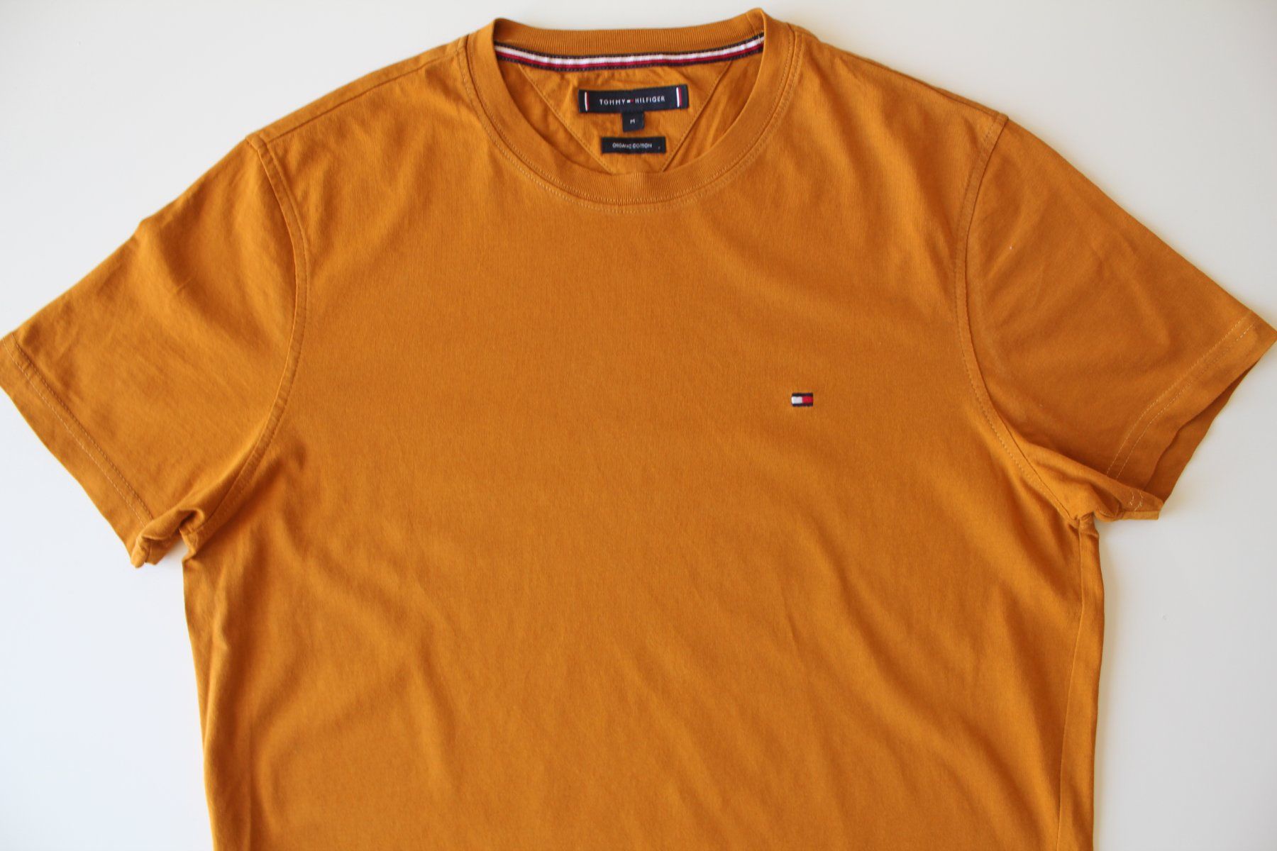 Tommy Hilfiger T-Shirts: T-Shirt Tommy Hilfiger     t. M – Neu (gemäss Beschreibung) aus Peseux von Gilloss 1