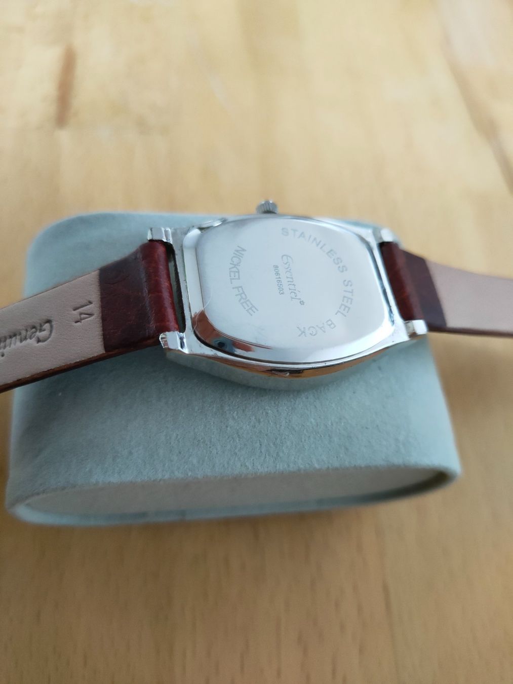 Orologi: Montre Essentiel – Usato da Gland venduto da zan_955v 3