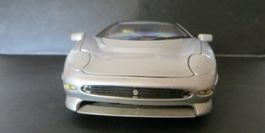 Jaguar XJ220