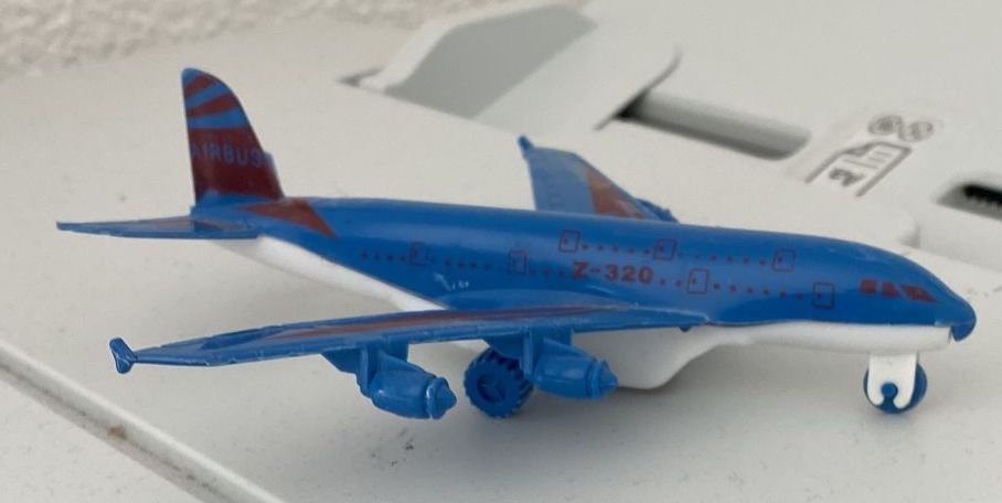 Jouets: Flugzeug Z-320 – D'occasion à Wagenhausen par FrauLang