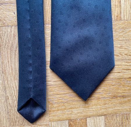 Krawatte, schwarz mit Musterung