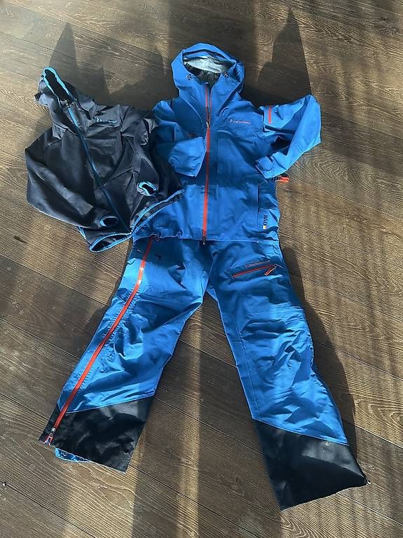 Completi, tute sportive e funzionali: PeakPerformance Herren Ski Dress Gr. S – Usato da steffisburg venduto da stefanruoff