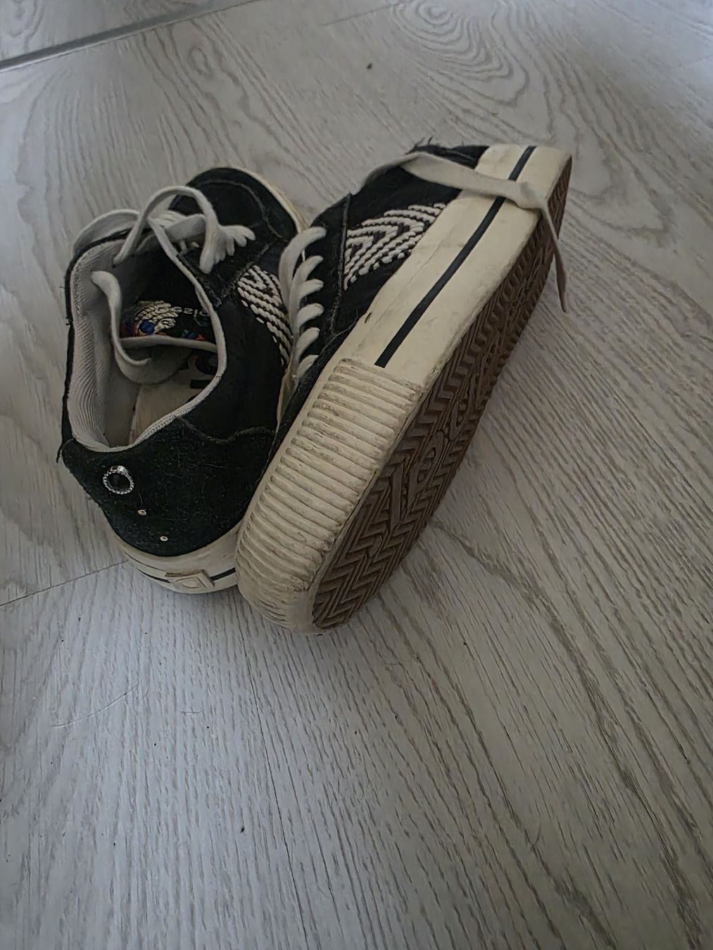Scarpe da donna: Desigual schuhe  – Usato da BELLINZONA venduto da Dolcerelax 1