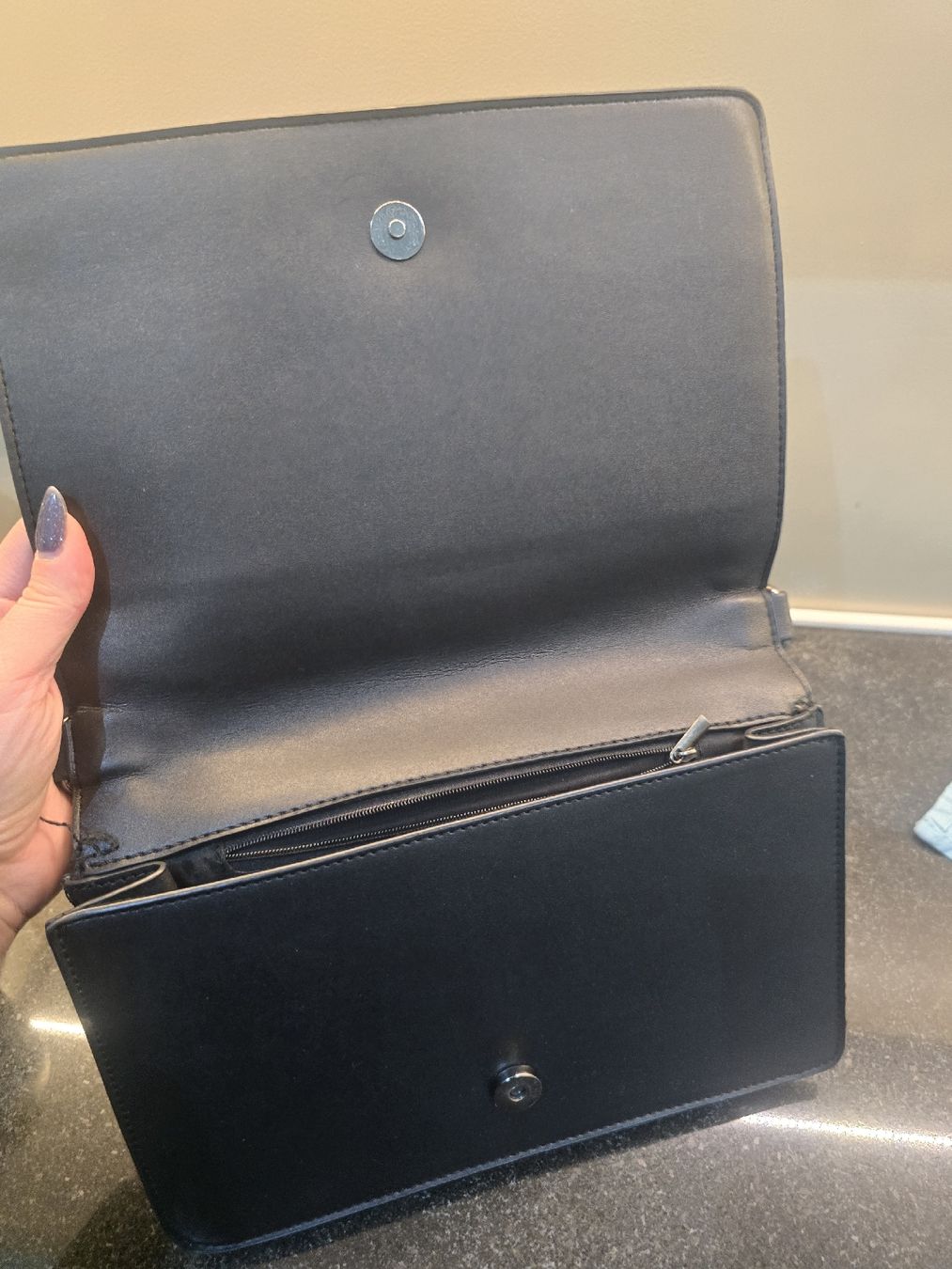 Borse da donna: Handtasche in Schwarz mit Silberkette – Nuovo (secondo la descrizione) da Hägglingen venduto da Raff_Ella 7