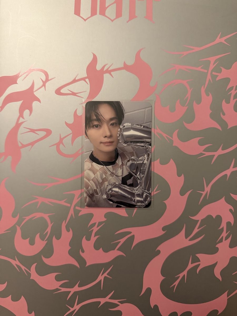 Cartoline: Lee know karma pc - Fan shop ver – Nuovo (secondo la descrizione) da La Chaux de fonds venduto da swisscompagny