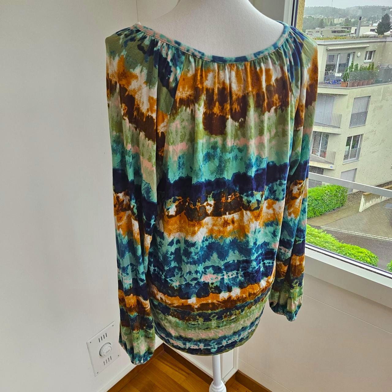 Top: Batik Print Oberteil M – Usato da Langnau am Albis venduto da ell_l5vw 1