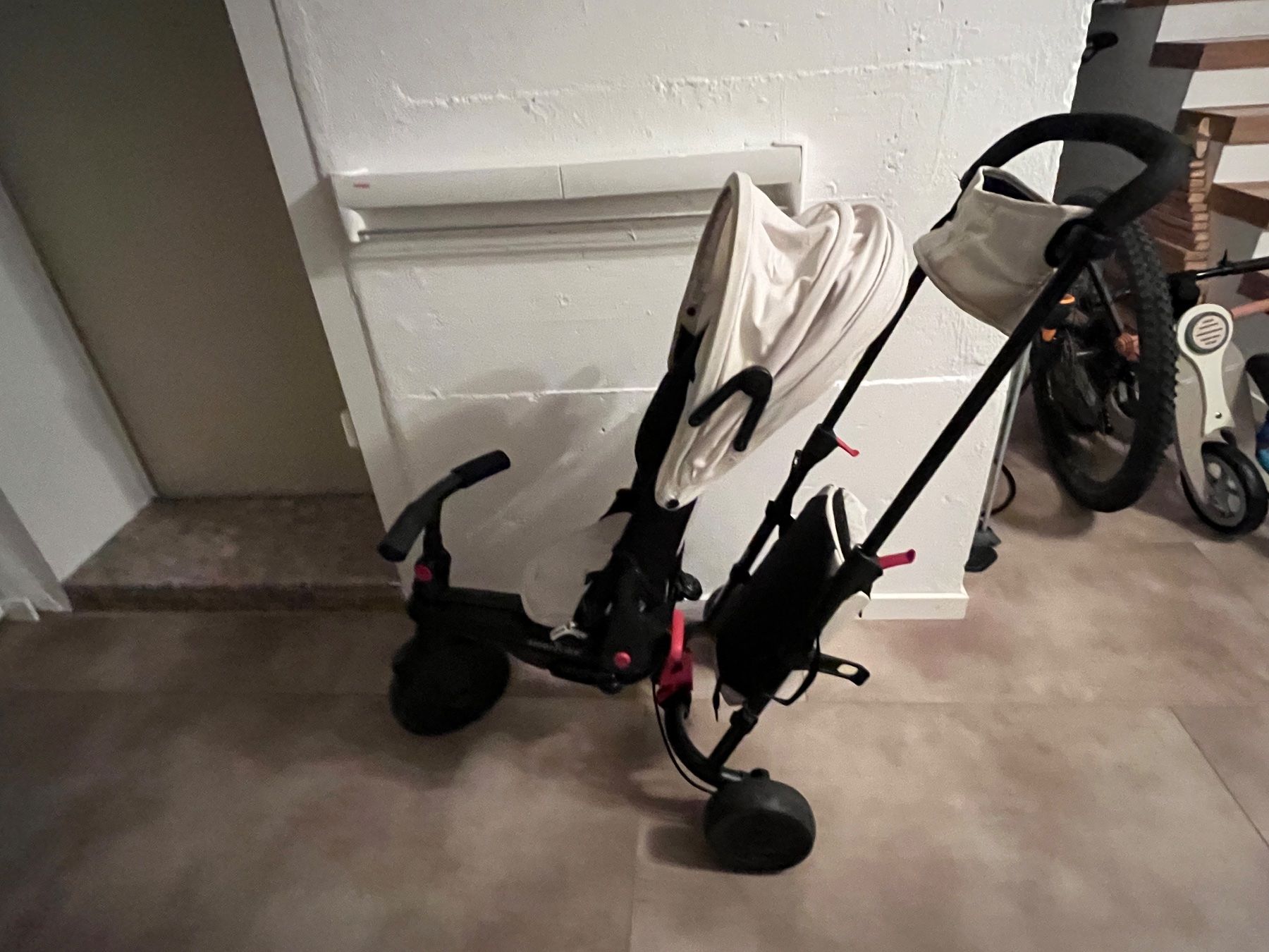Carrozzine: Dreirad & Kinderwagen in einem. SmarTrike smarTfold STR7 – Usato da Solothurn venduto da sim_x9z6 3