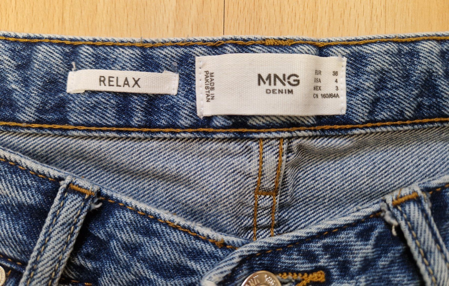 Mango Jeans: Mango Relaxed Ripped Jeans - Gr. 36 – D'occasion à Fribourg par gua_7jvq 2