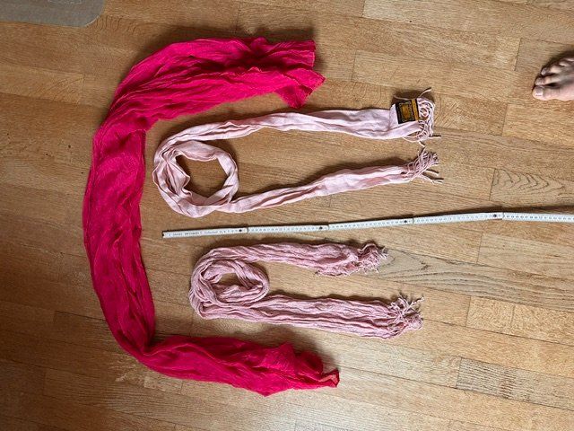 Altro abbigliamento per bambina: 3er Set Schal – Usato da Aarwangen venduto da kiwifan71