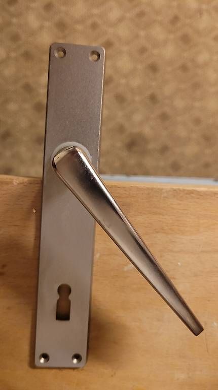 Quincaillerie: 9 x Türklinke mit Türschild – D'occasion à Wolfhausen par BigiWolfhausen 1
