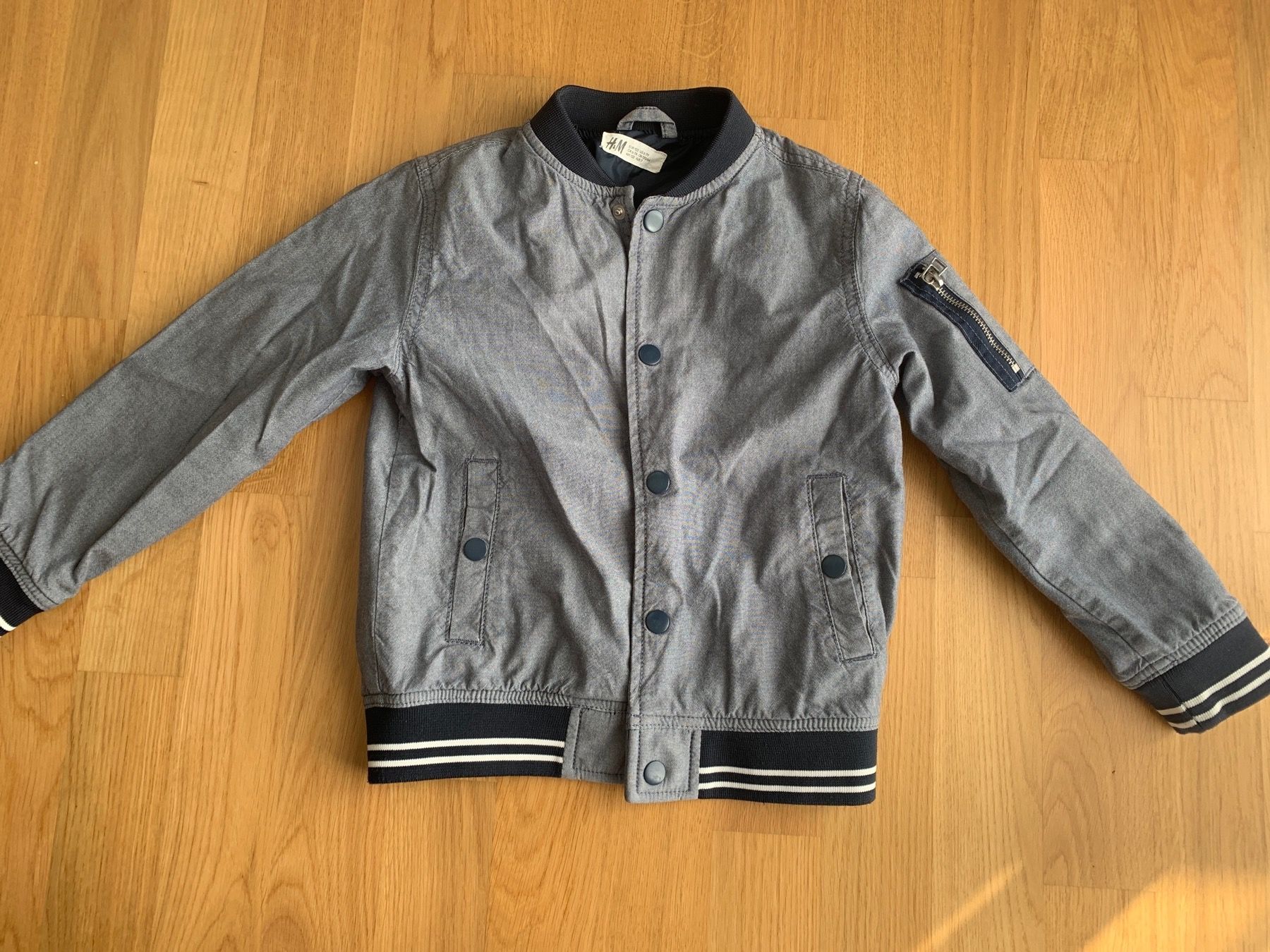 H&M Giacche & Cappotti: Jacke Gr. 122 – Usato da Zürich venduto da Lucinka21