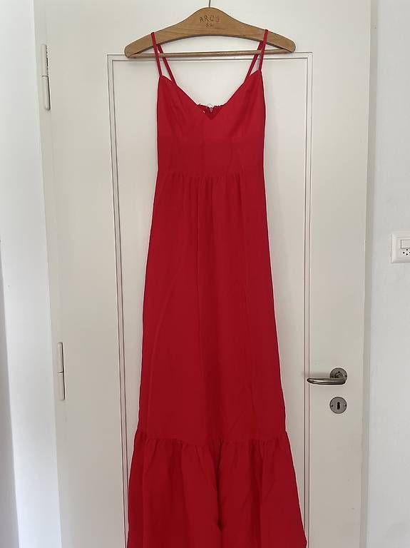 Kookai Vestiti: Rotes Maxikleid Kookai – Nuovo (secondo la descrizione) da Bern venduto da maj_8nhd