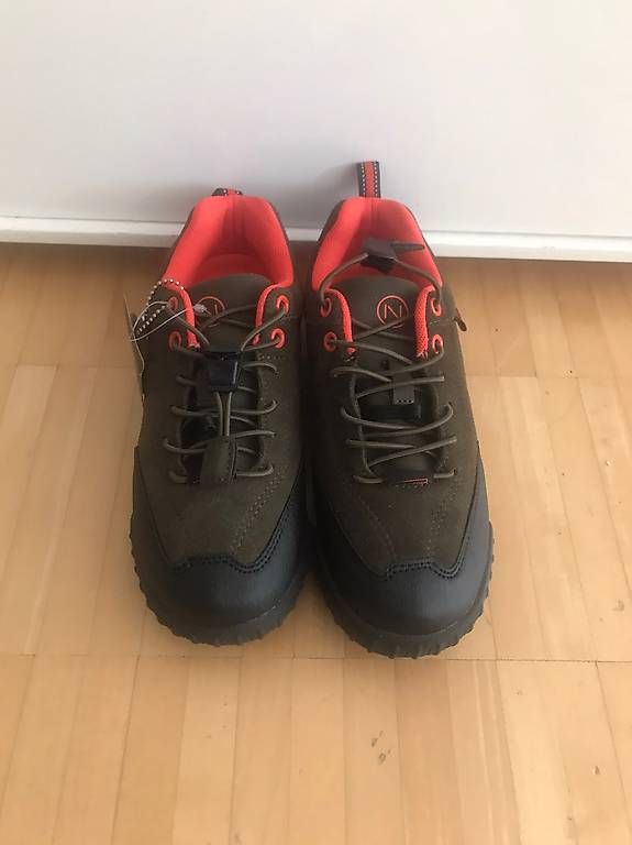 Scarpe per ragazzi: Neu. Kinderschuhe. Schuhe Gr.32 – Usato da Aesch BL venduto da drFrodo 1