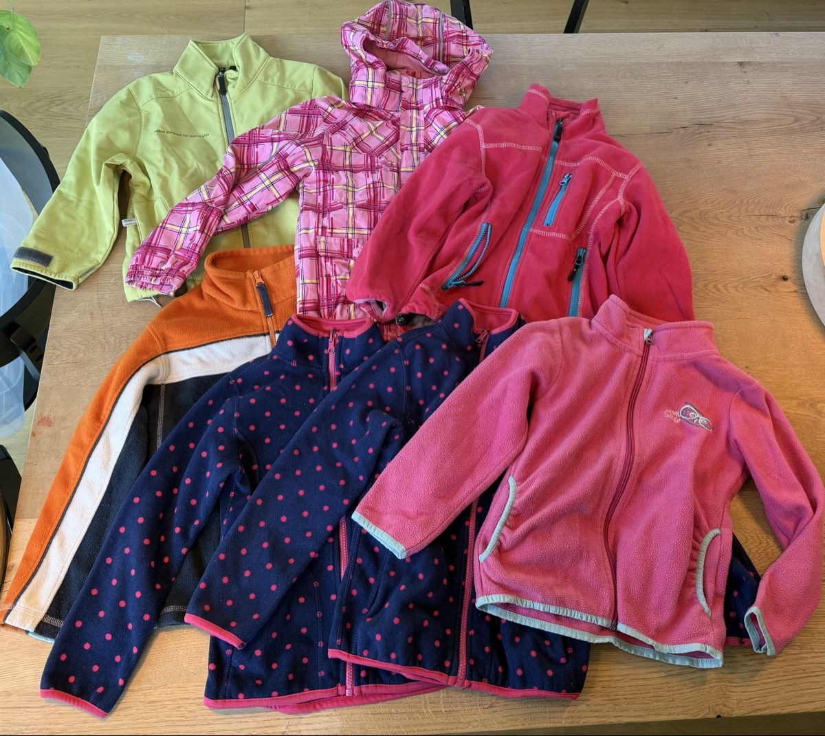 Ensembles coordonnés: Kleiderpaket 110 / 116 – D'occasion à Grüsch par espressojunkie