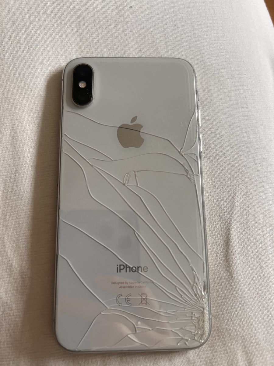 Apple Handys / Smartphones: iPhone X 64GB silber – Gebraucht aus Zürich von fla_2552