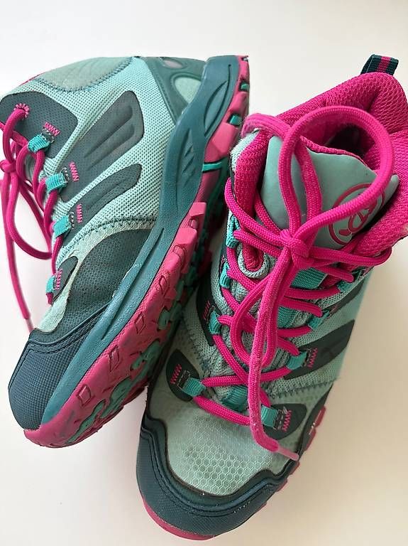 Scarpe per ragazzi: Wanderschuhe für Kinder Grösse 34 – Usato da Jonen venduto da Luzella 1