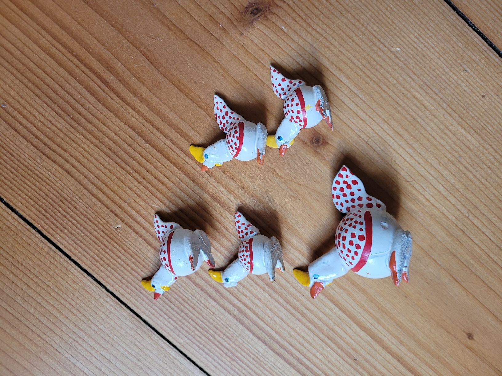 Figuren: Kleine Hühnerfiguren Deko – Gebraucht aus Binningen von franzfritz 2
