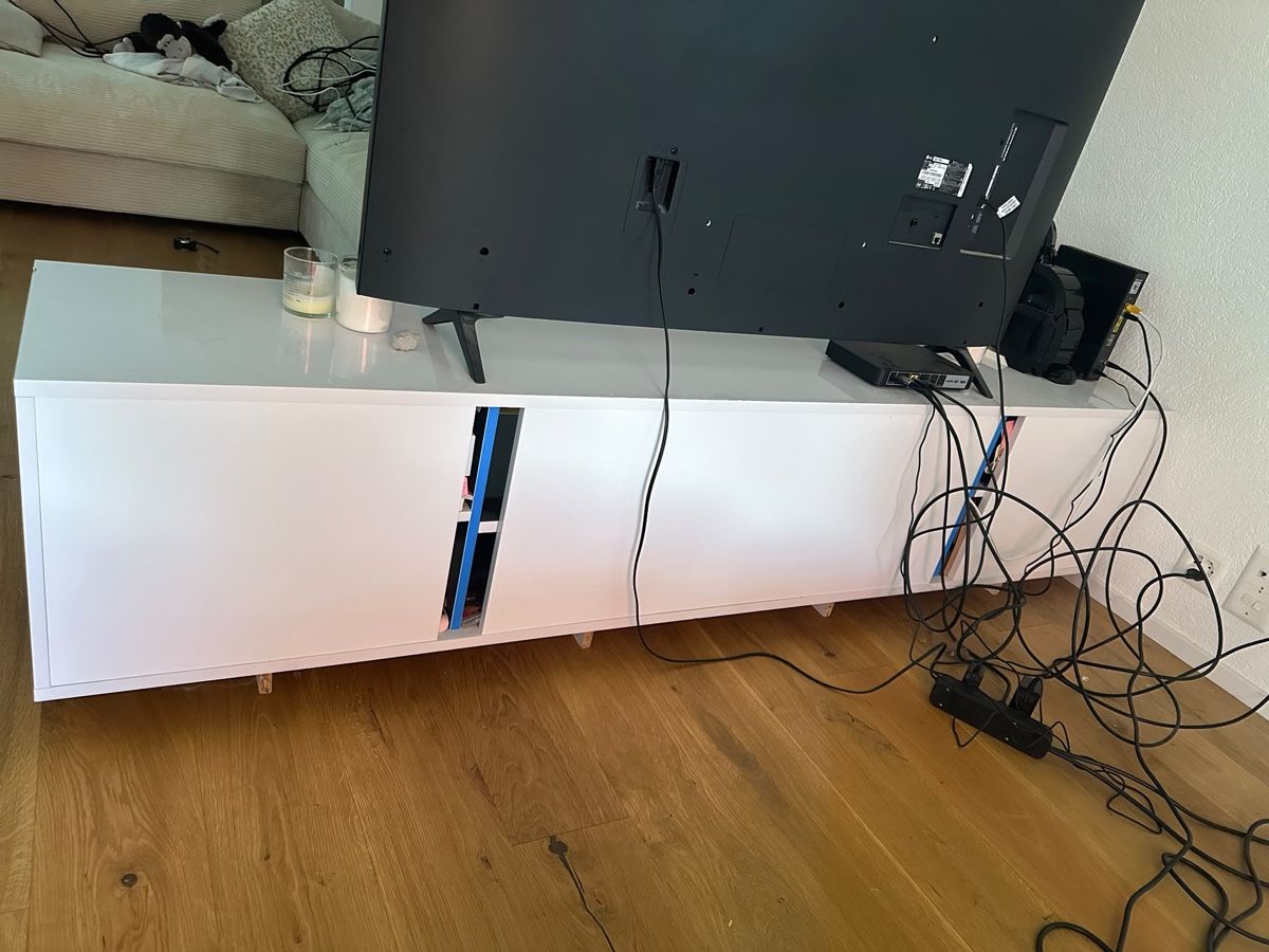 TV Möbel: Meuble TV – Gebraucht aus Evilard von arl_9jpm 1
