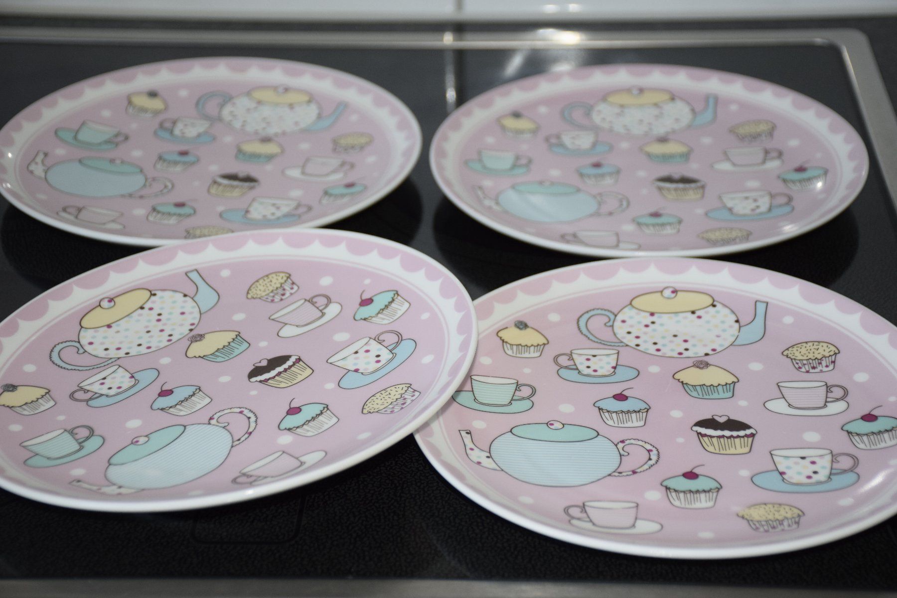 Teller: Set 4 Mittel Teller Cupe Cake Motiv – Gebraucht aus Wetzikon ZH von Wetzicardo25 4
