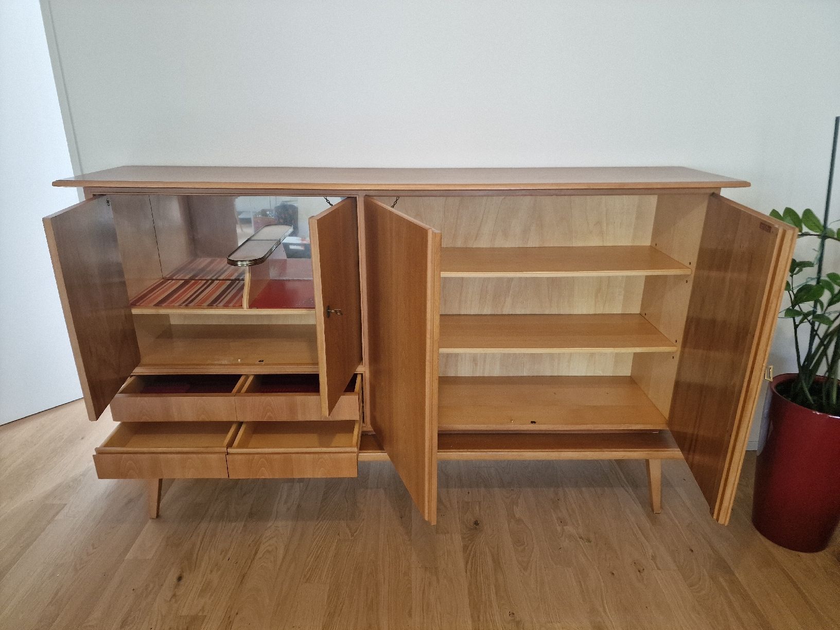 Credenze: Mid-Century Highboard (Möbelfabrik E. Schwarz) – Usato da Gattikon venduto da Biber50 1