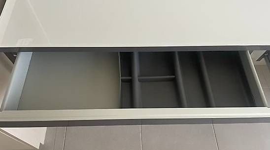 Tavoli da trucco: Schreibtisch / Schminktisch – Usato da Männedorf venduto da tanjaderman 1